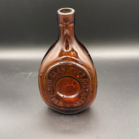 Vintage Aberlour Glenlivet Distillery 3-Sided Glass Bottle by W.H.Holt & Sons - Picture 4 of 9